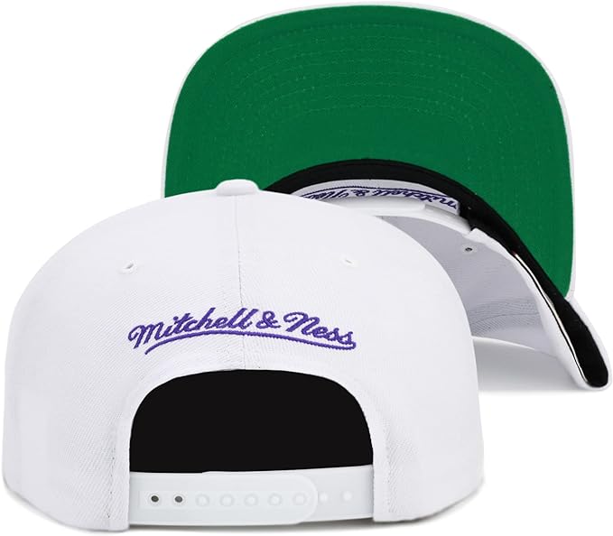 Milwaukee Bucks Mitchell & Ness Core Basic Snapback Hat - White
