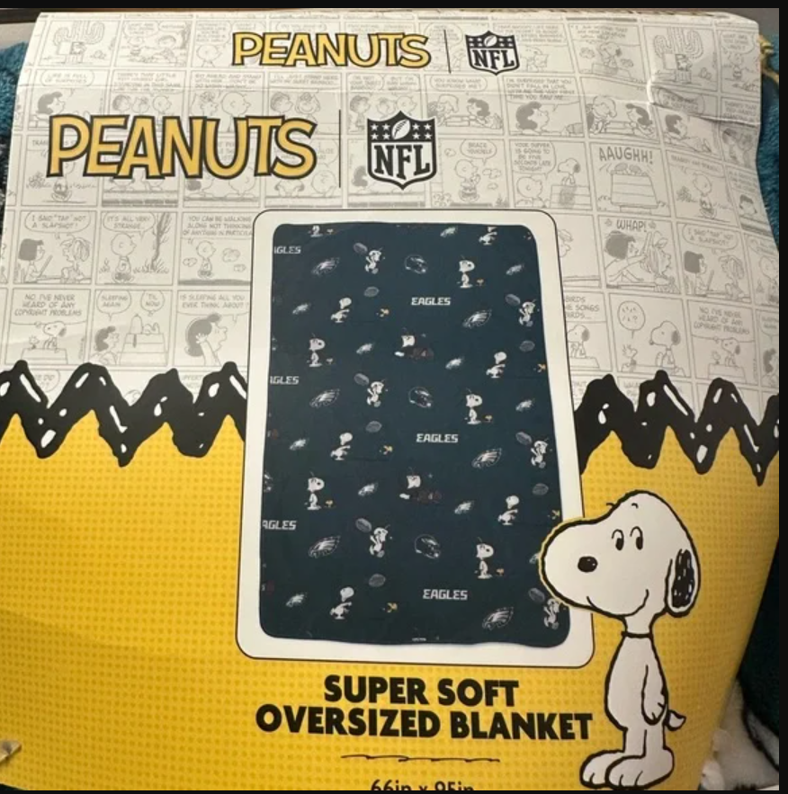 Philadlephia Eagles 66'x95" Peanuts OVERSIZED Super Soft Plush Throw