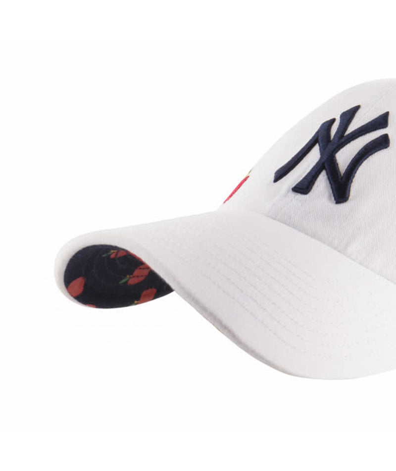 New York Yankees '47 White Confetti Big Apple Women's Clean Up Adjustable Hat