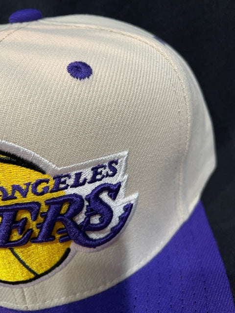 Los Angeles Lakers Mitchell & Ness Sail 2 Tone Snapback Hat - Cream