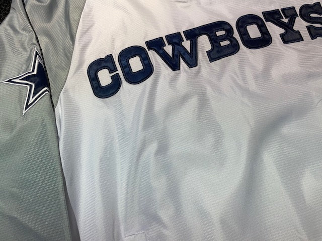 Dallas Cowboys G-III Gauntlet Pull Over Windbreaker- White