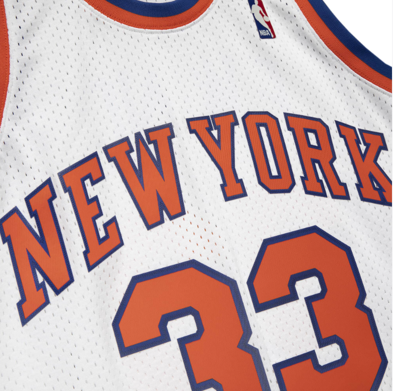 New York Knicks Mitchell & Ness #33 Patrick Ewing White 1985-86 Hardwood Classics Swingman Jersey